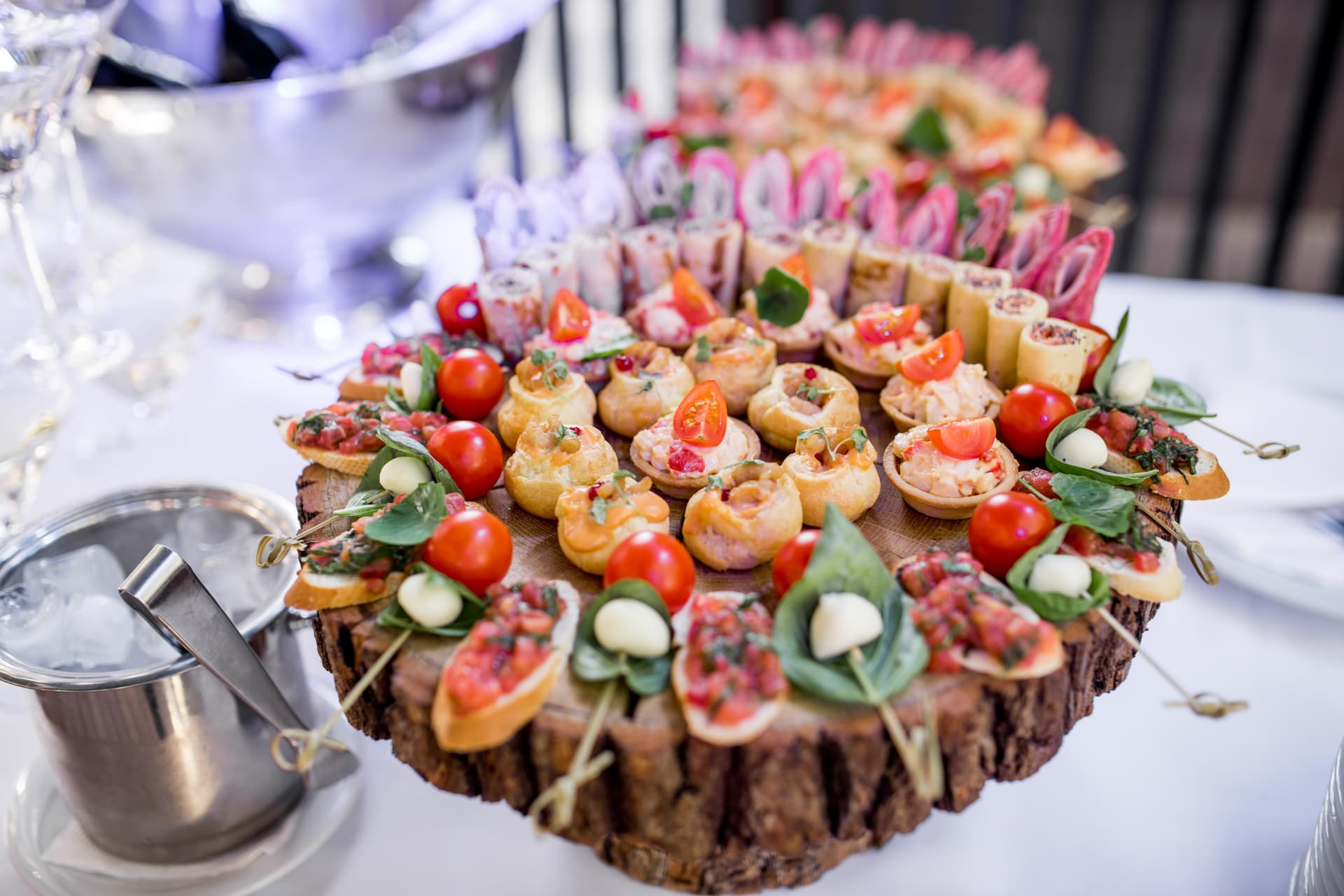 Coquetel e aperitivos em evento – serviço de catering para recepções